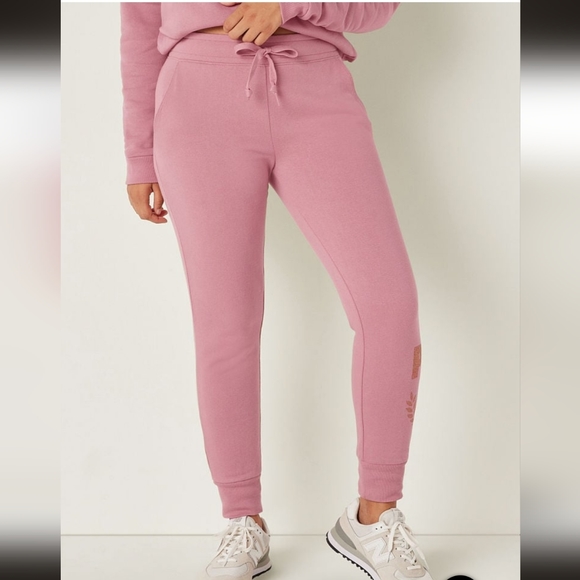 Victoria's Secret Jogger Set - Picture 4 of 7